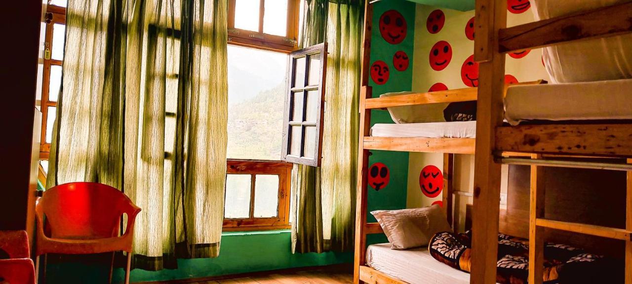La Vaca India Manali Hostel Exterior foto